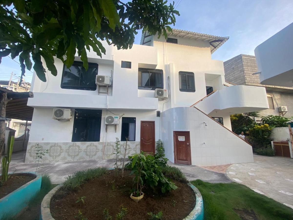 Hostal Brisas Del Mar Puerto Villamil Exterior foto