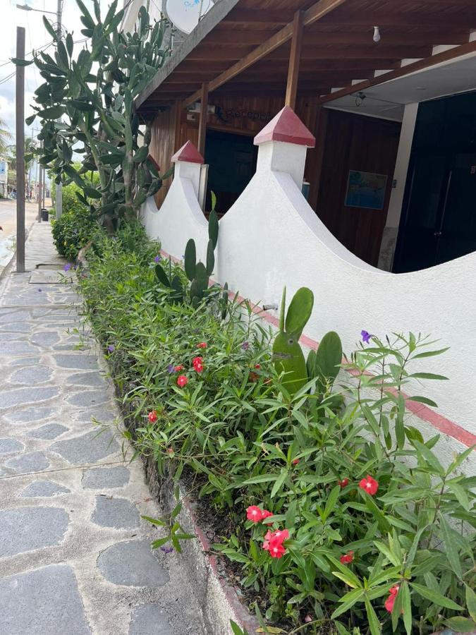 Hostal Brisas Del Mar Puerto Villamil Exterior foto