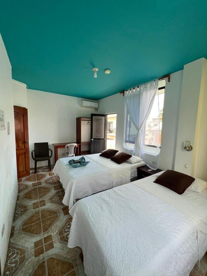 Hostal Brisas Del Mar Puerto Villamil Exterior foto